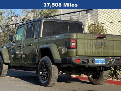 Used 2021 Jeep Gladiator Sport image 8