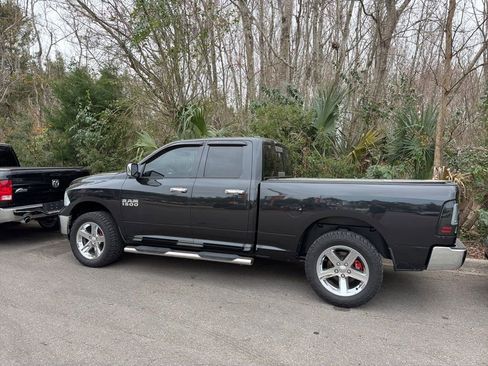 Used 2015 RAM 1500 Classic SLT image 3