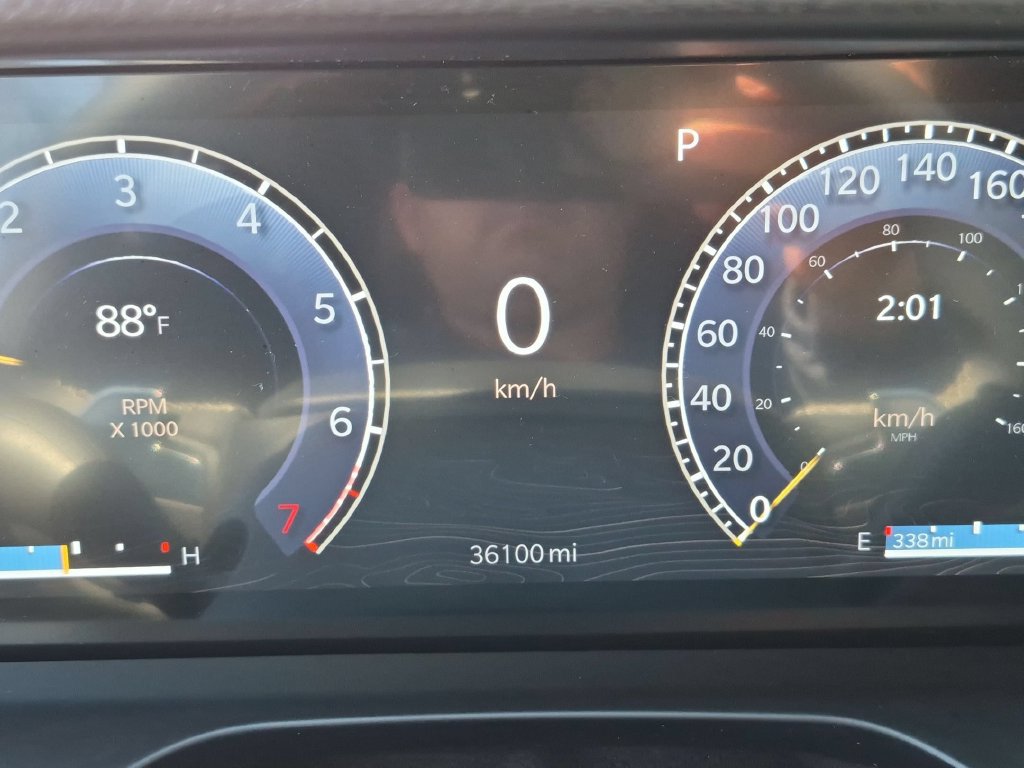 Used 2025 Jeep Grand Cherokee Altitude AWD/4WD image 16