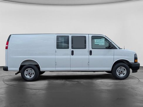 New 2026 GMC Savana 3500 Extended w/ Driver Convenience Package RWD image 17