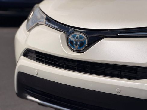 Used 2016 Toyota RAV4 Limited AWD/4WD image 10