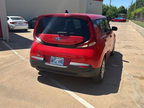 Used 2021 Kia Soul LX FWD image 12