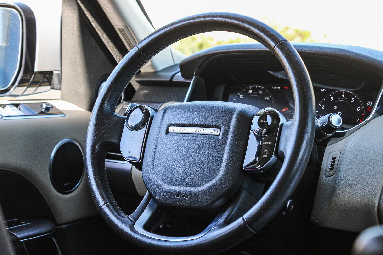 Used 2019 Land Rover Range Rover Sport HSE AWD/4WD image 18