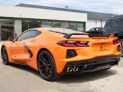 Used 2023 Chevrolet Corvette Stingray Premium Cpe w/ Z51 Performance Package RWD image 4