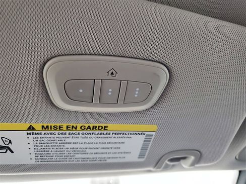 Used 2017 Chrysler Pacifica Touring-L image 26