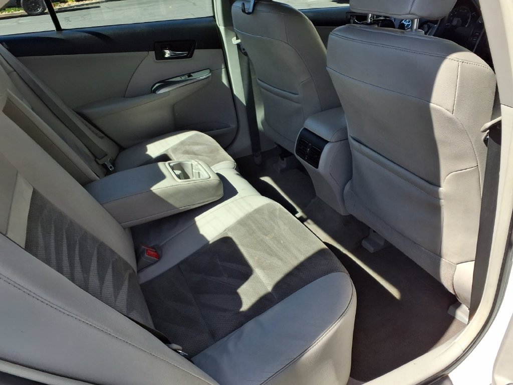 Used 2012 Toyota Camry XLE w/ Leather Pkg FWD image 32