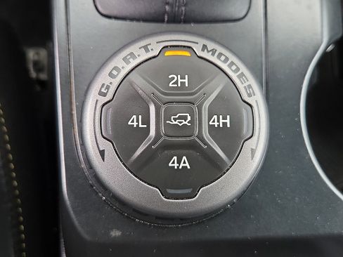 Certified 2025 Ford Bronco Badlands AWD/4WD image 17