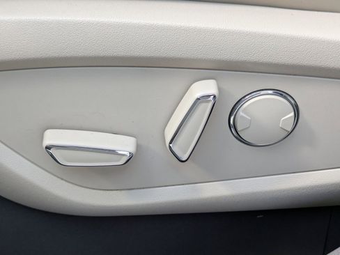 Used 2018 Lincoln MKX Reserve w/ Driver Assistance Package image 23