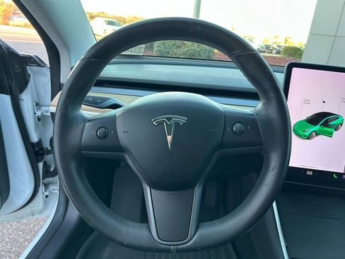 Used 2018 Tesla Model 3 image 22