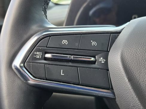 Used 2025 Chevrolet Equinox LT w/ Safety and Technology Package FWD image 24