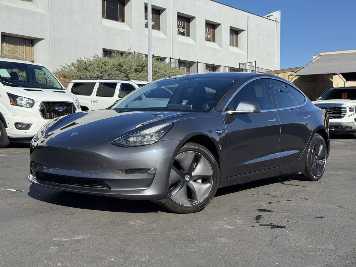 Used 2018 Tesla Model 3 RWD image 2