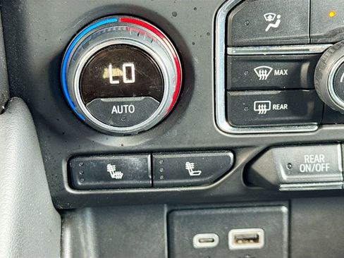 Used 2024 Chevrolet Tahoe LT image 27