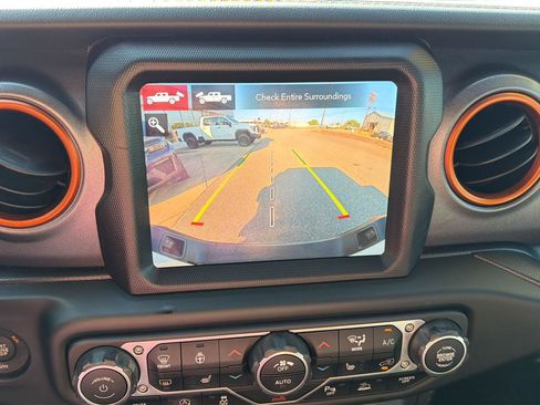 Used 2020 Jeep Gladiator Mojave AWD/4WD image 27