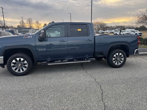 Certified 2025 Chevrolet Silverado 2500 LT w/ All Star Edition image 7