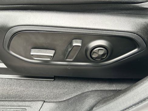 Used 2022 Jeep Grand Cherokee L Limited image 22