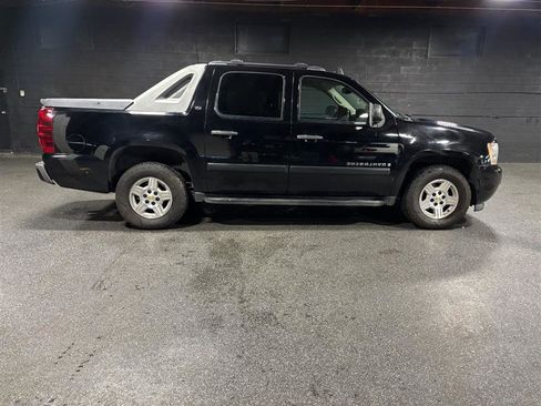 Used 2008 Chevrolet Avalanche LS image 6