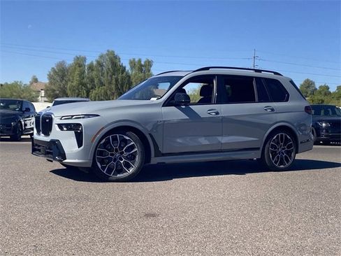 New 2025 BMW X7 M60i image 2
