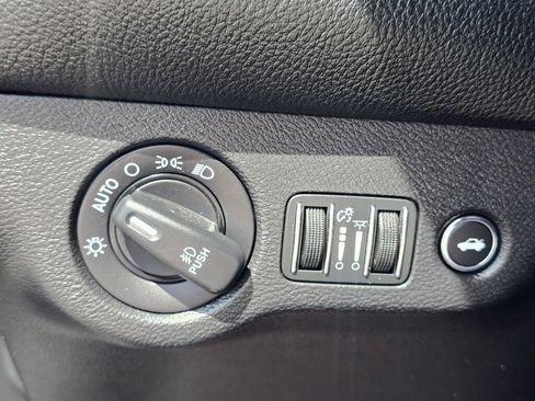 Used 2016 Dodge Challenger SXT Plus RWD image 26