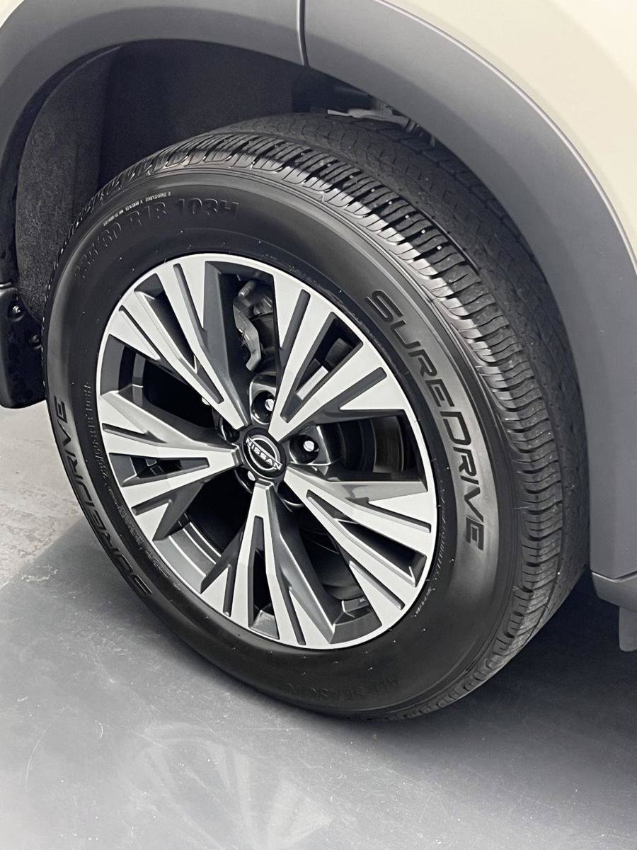 Used 2023 Nissan Rogue SV w/ SV Premium B Package FWD image 13