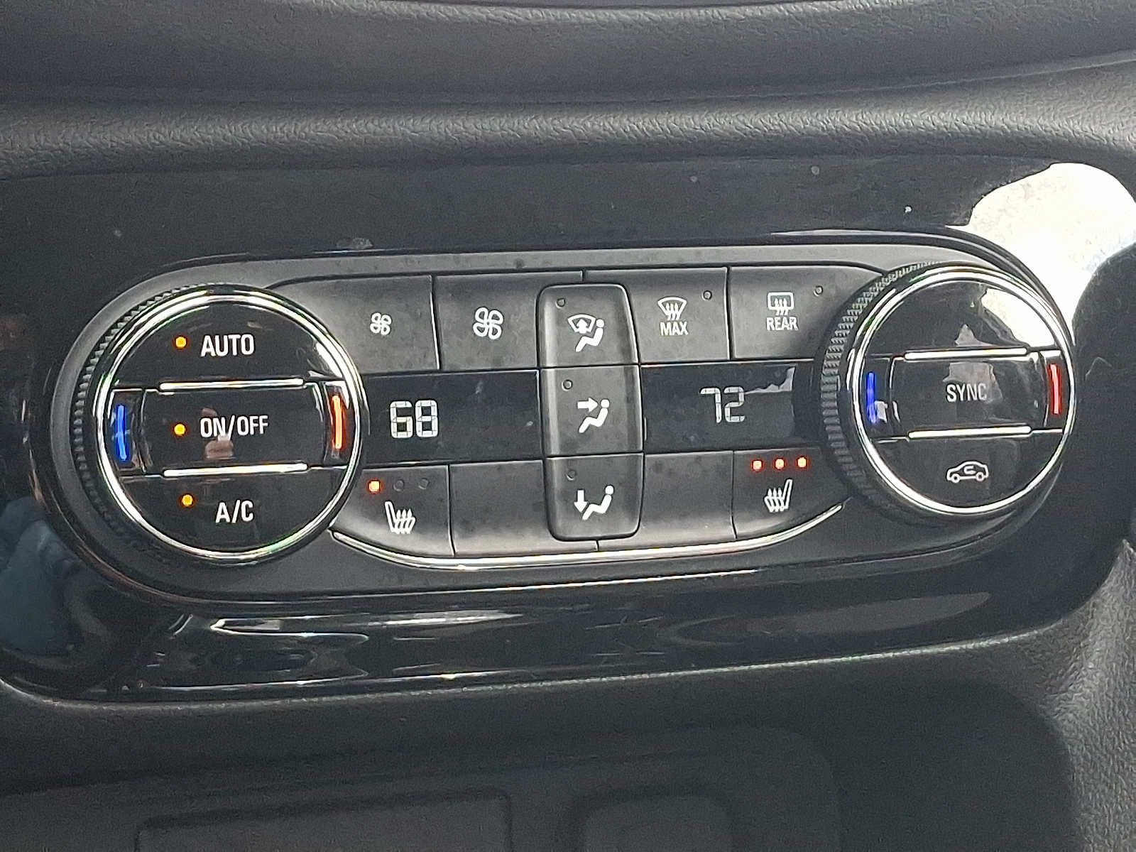 Used 2023 Buick Encore GX Select AWD/4WD image 16