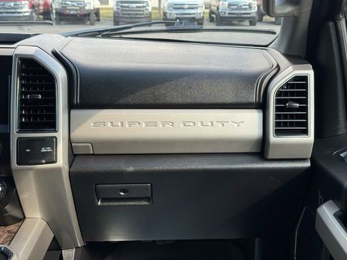 Used 2019 Ford F250 Lariat w/ Lariat Ultimate Package AWD/4WD image 41