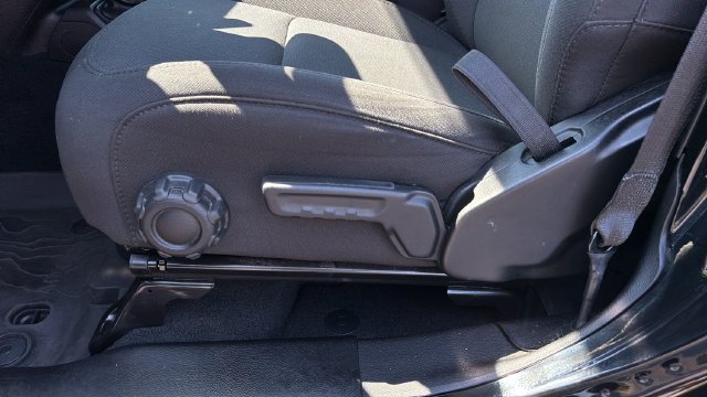 Used 2023 Jeep Gladiator Sport AWD/4WD image 19