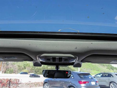 Used 2022 Subaru Ascent Limited w/ Technology Package image 12