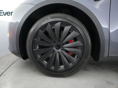 Used 2023 Tesla Model Y Long Range image 18