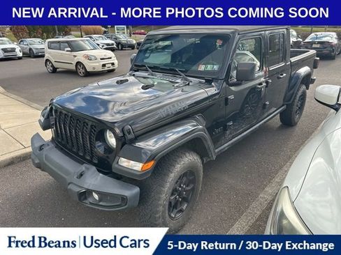 Used 2021 Jeep Gladiator Sport image 3