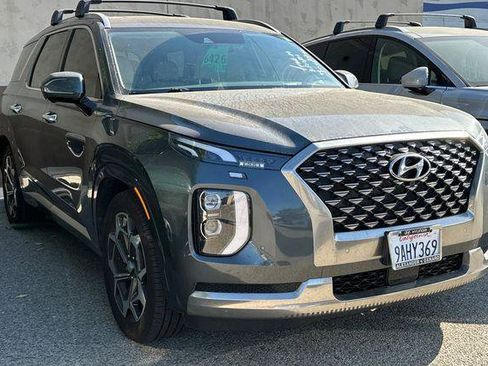 Used 2022 Hyundai Palisade Calligraphy w/ Cargo Package FWD image 2