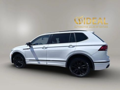 Used 2022 Volkswagen Tiguan SE R-Line AWD/4WD image 4