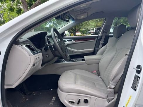 Used 2018 Genesis G80 3.8 RWD image 13