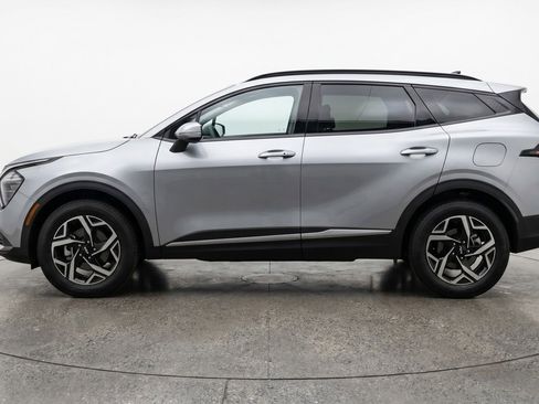 Used 2025 Kia Sportage LX FWD image 5