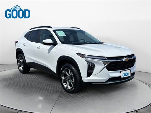 Used 2024 Chevrolet Trax LT w/ Driver Confidence Package image 7