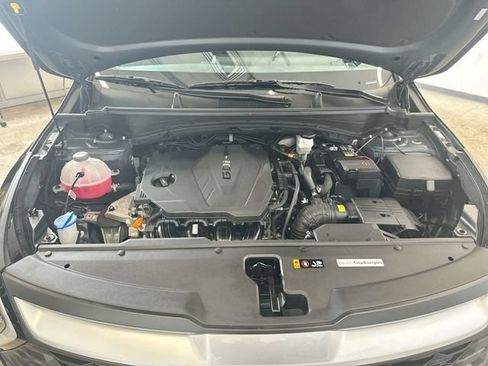 Certified 2025 Kia Sportage LX AWD/4WD image 19
