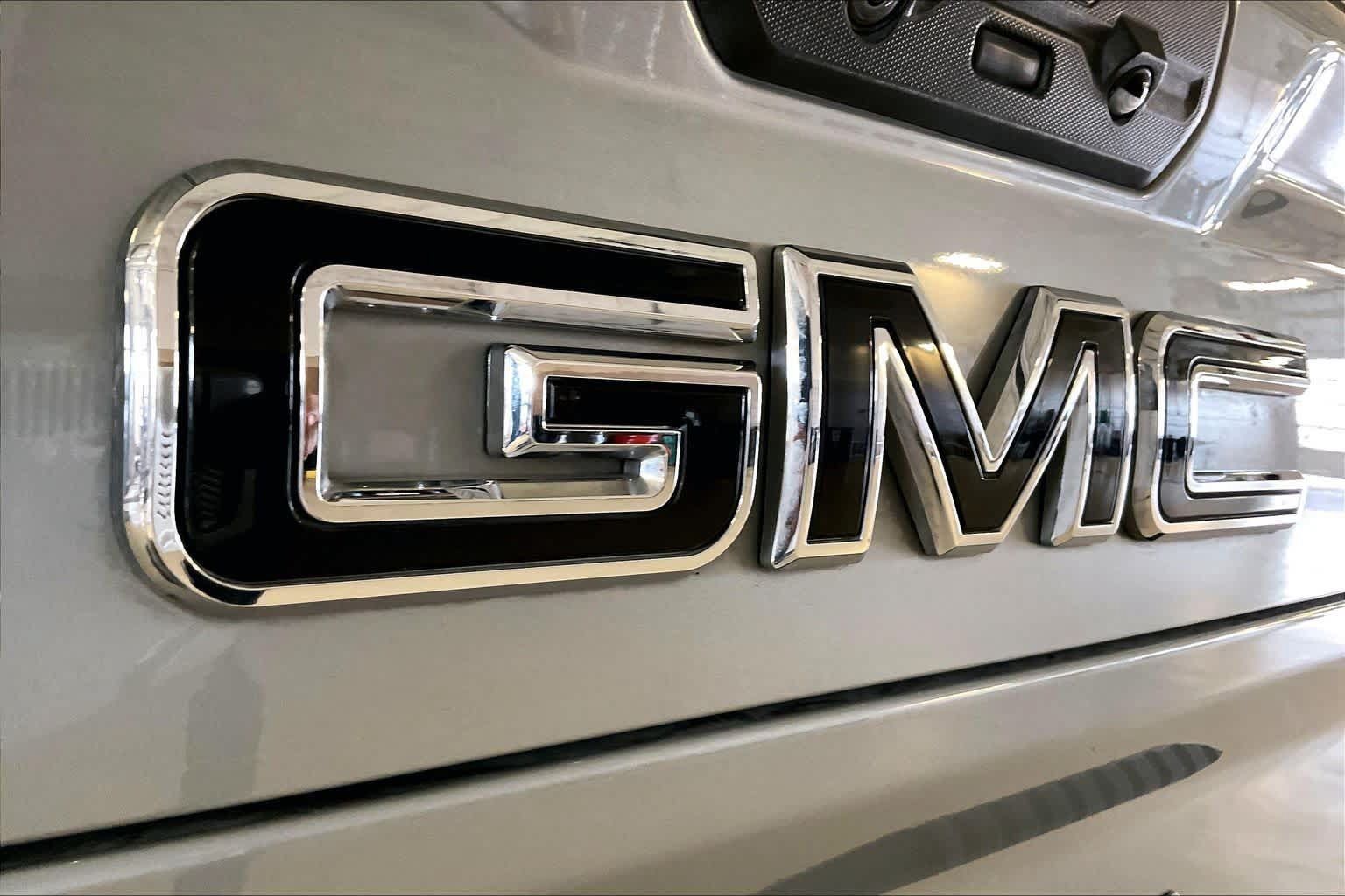 Used 2024 GMC Sierra 2500 Denali w/ Denali Reserve Package AWD/4WD image 31