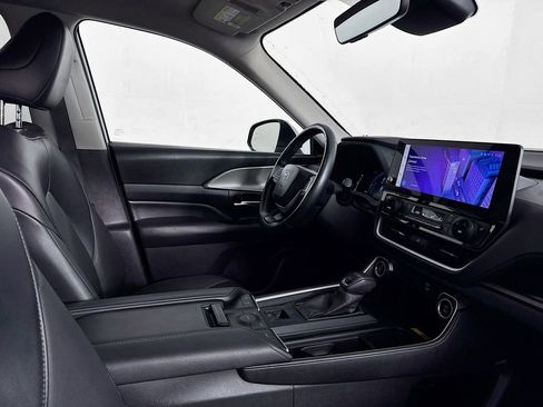 Used 2024 Toyota Grand Highlander XLE image 35