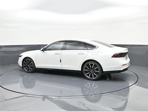 New 2025 Honda Accord Touring image 5