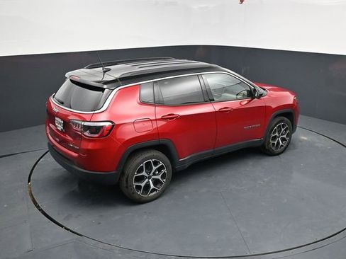 Used 2025 Jeep Compass Limited AWD/4WD image 47
