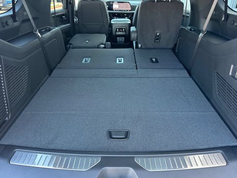 New 2026 Chevrolet Suburban High Country AWD/4WD image 16