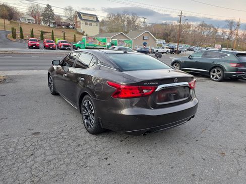 Used 2016 Nissan Maxima Platinum w/ Interior Lighting Package image 7