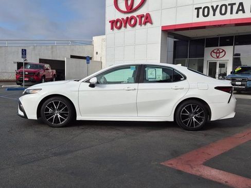 Used 2024 Toyota Camry SE FWD image 12