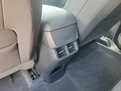 Used 2026 Chevrolet Equinox LT FWD image 10
