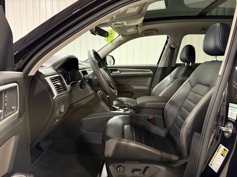 Used 2022 Volkswagen Atlas SEL image 11