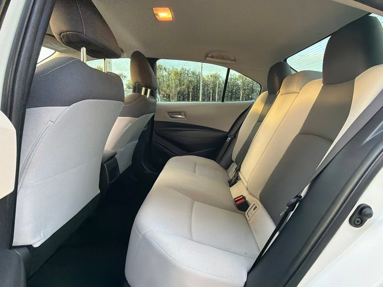 Used 2020 Toyota Corolla LE FWD image 7