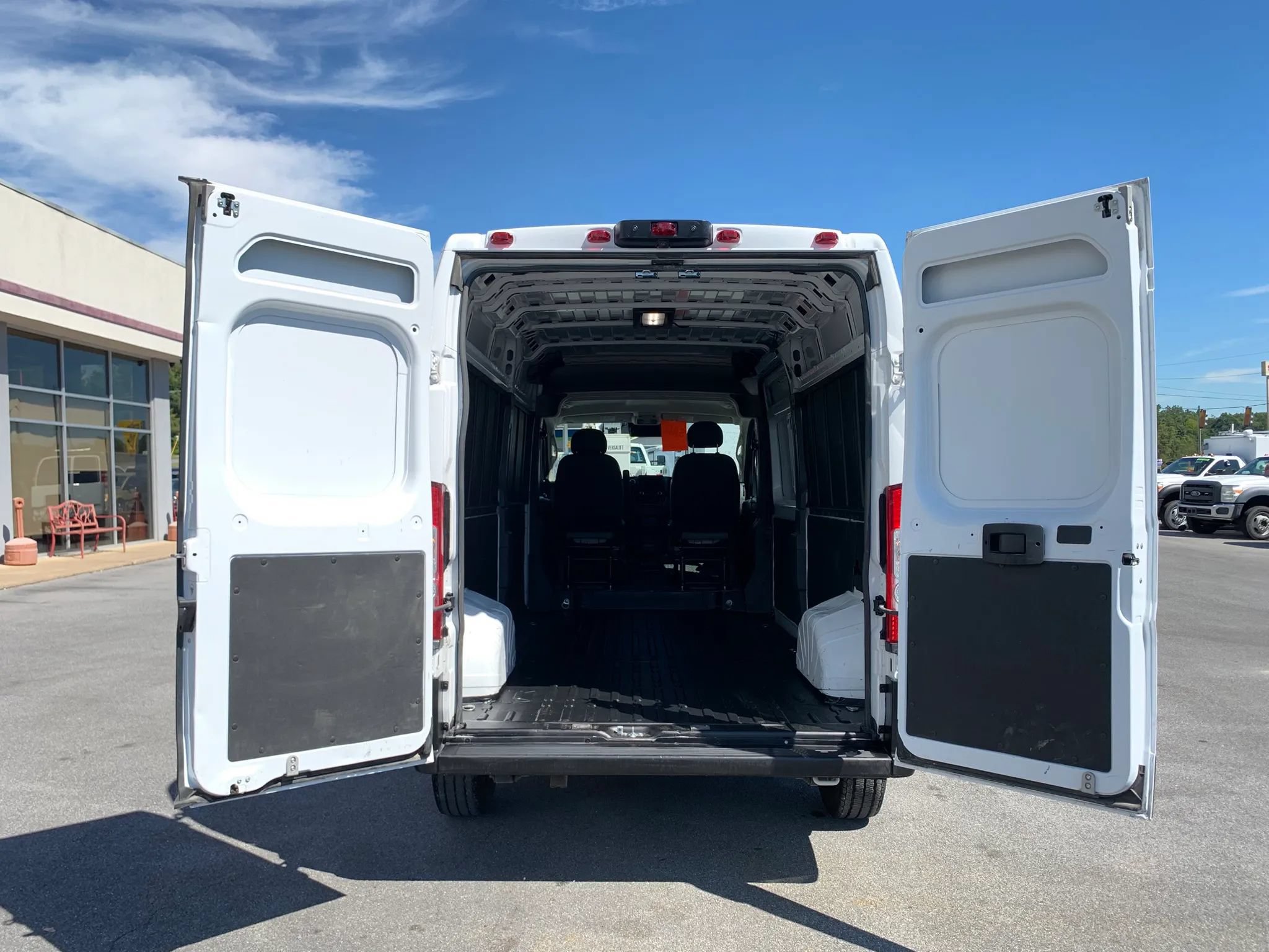 Used 2025 RAM ProMaster 2500 w/ Convenience Group FWD image 26