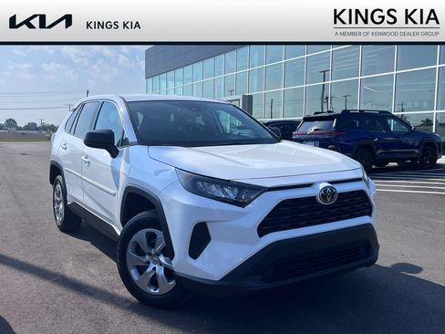 Used 2022 Toyota RAV4 LE AWD/4WD image 1