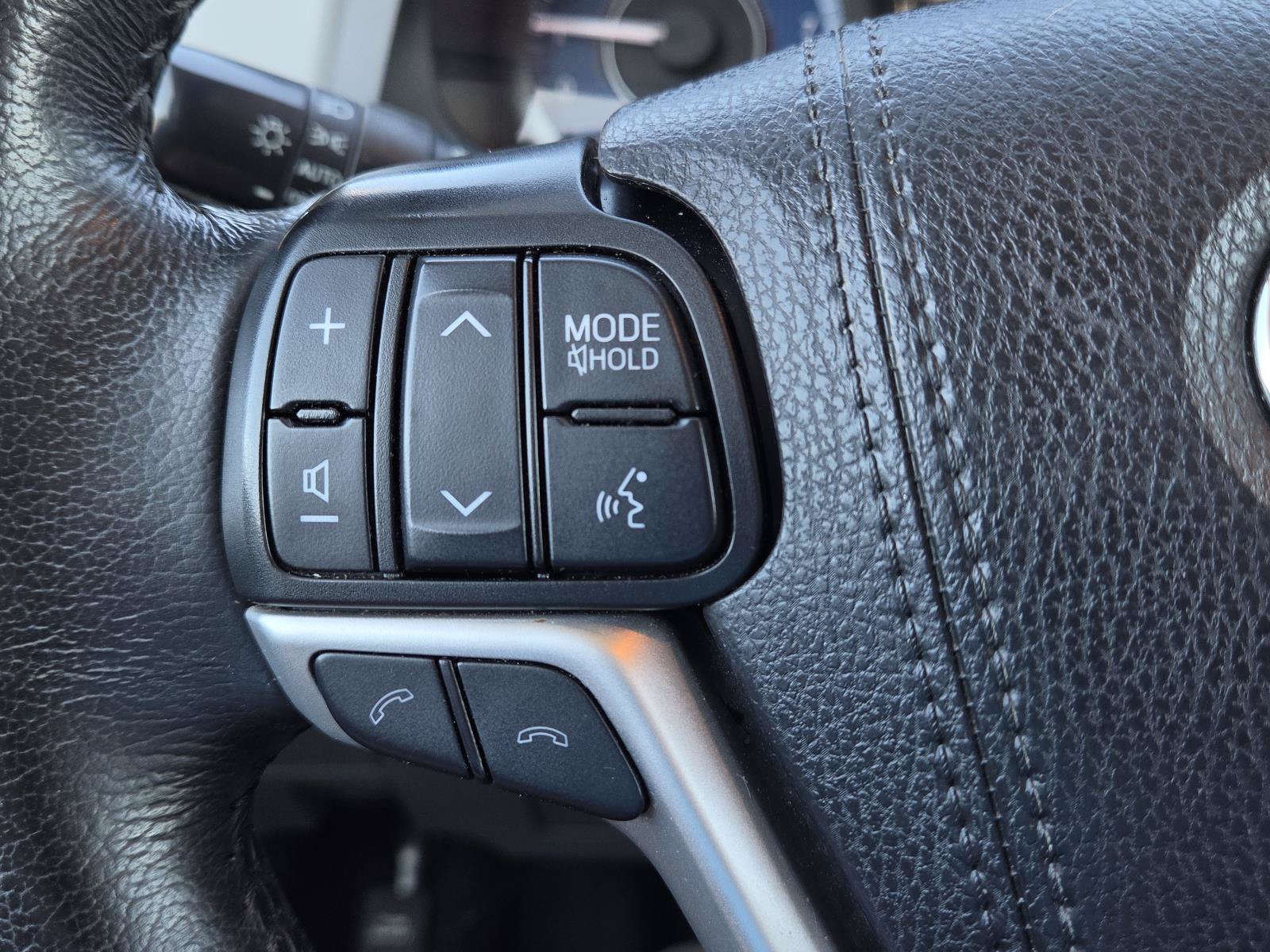 Used 2020 Toyota Sienna XLE FWD image 22