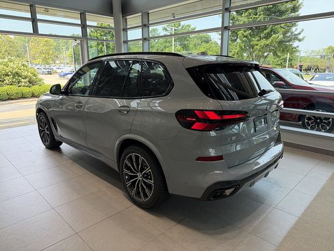 New 2026 BMW X5 xDrive50e w/ M Sport Package AWD/4WD image 4