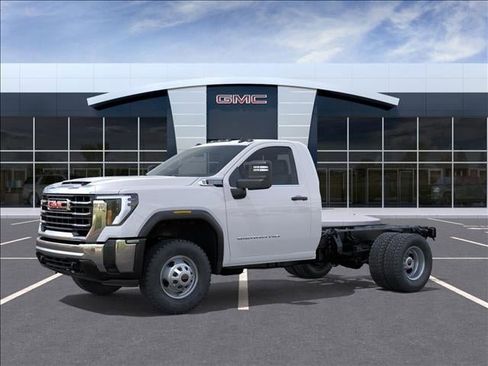 New 2025 GMC Sierra 3500 Pro w/ Convenience Package image 2